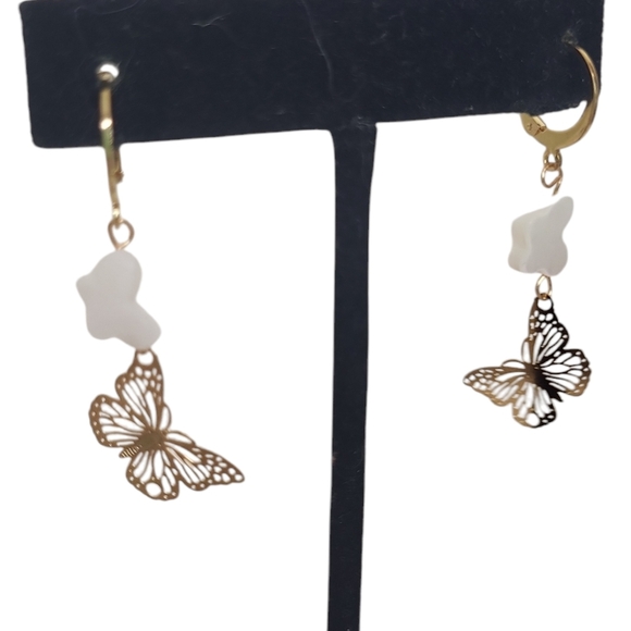 18K Gold Plated Butterfly Filigree Charms Mother Of Pearl Dangle Earrings - Picture 2 of 4